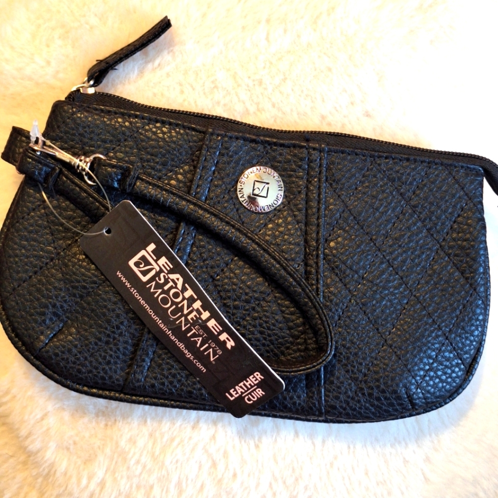 Stone Mountain Accessories Black Leather Wristlet
